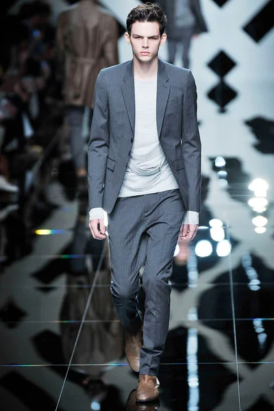 Look 4